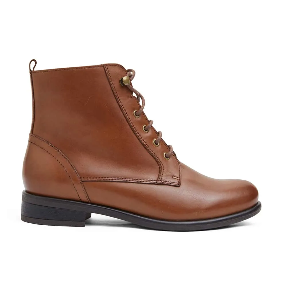 Badge Boot in Mid Brown Leather