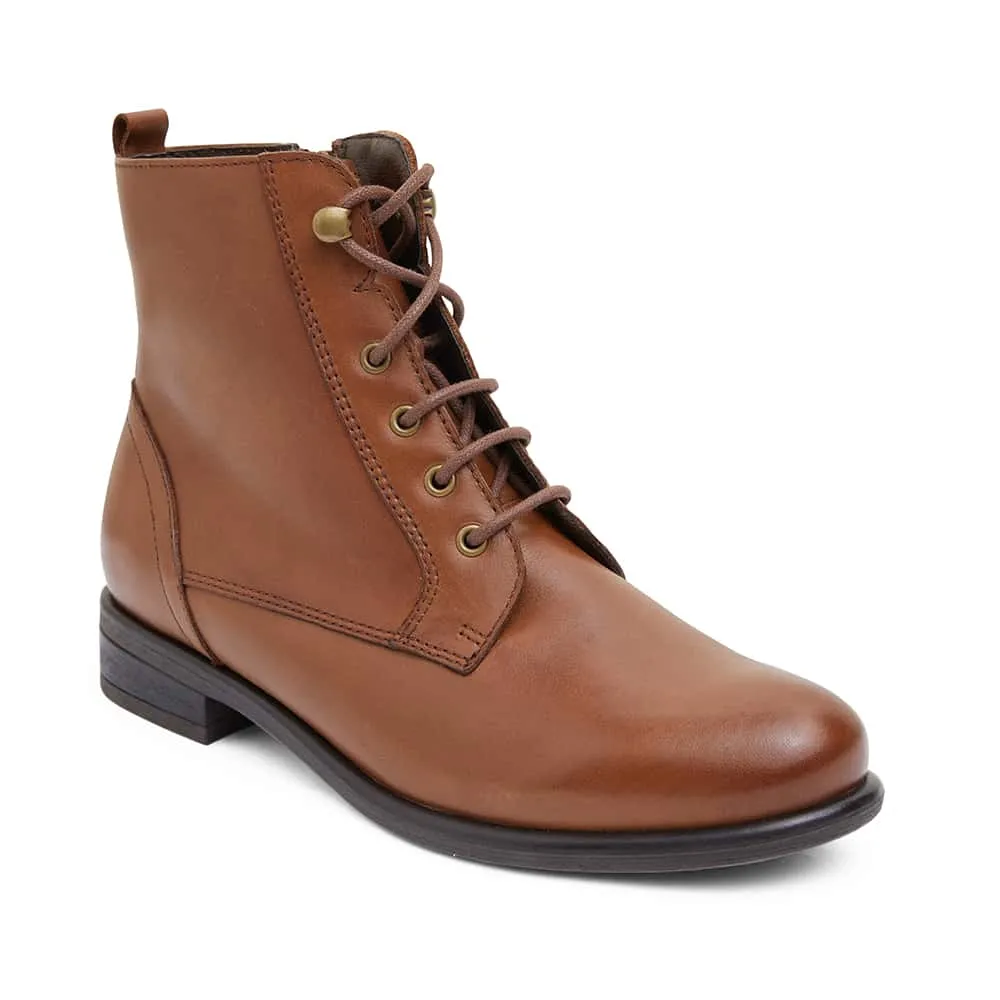 Badge Boot in Mid Brown Leather