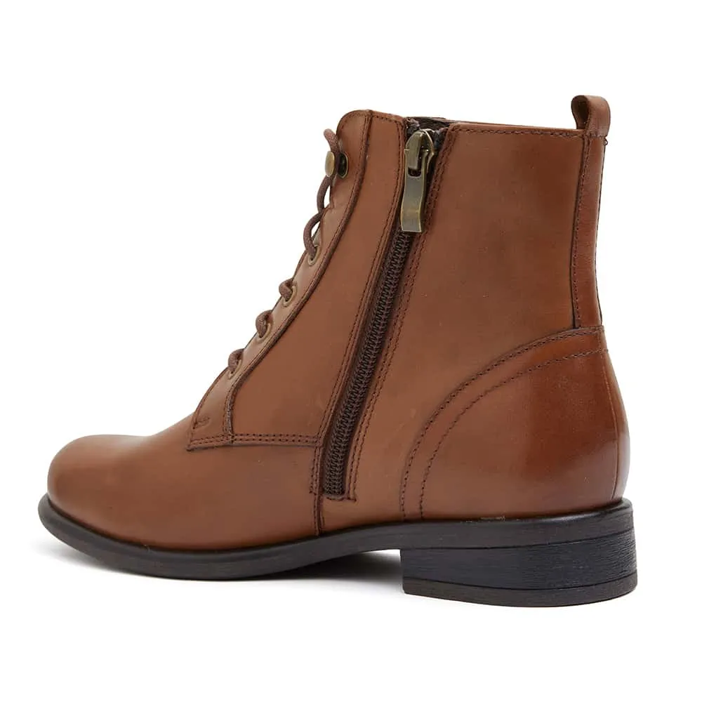 Badge Boot in Mid Brown Leather